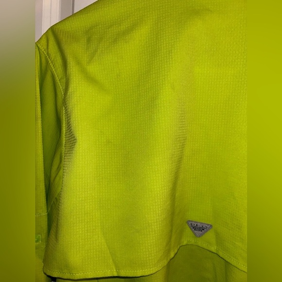 Columbia long sleeve lime green fishing shirt. Size medium - Picture 6 of 7